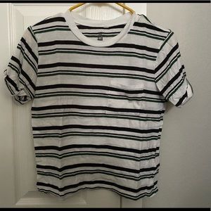 Striped 90s style short sleeve shirt